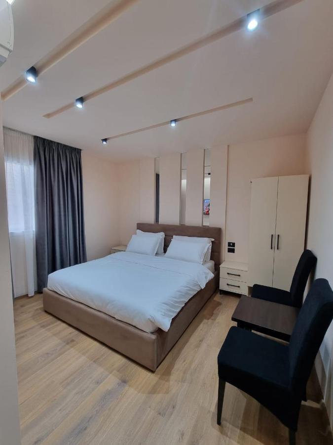 Djakbe Hotel Тирана Экстерьер фото